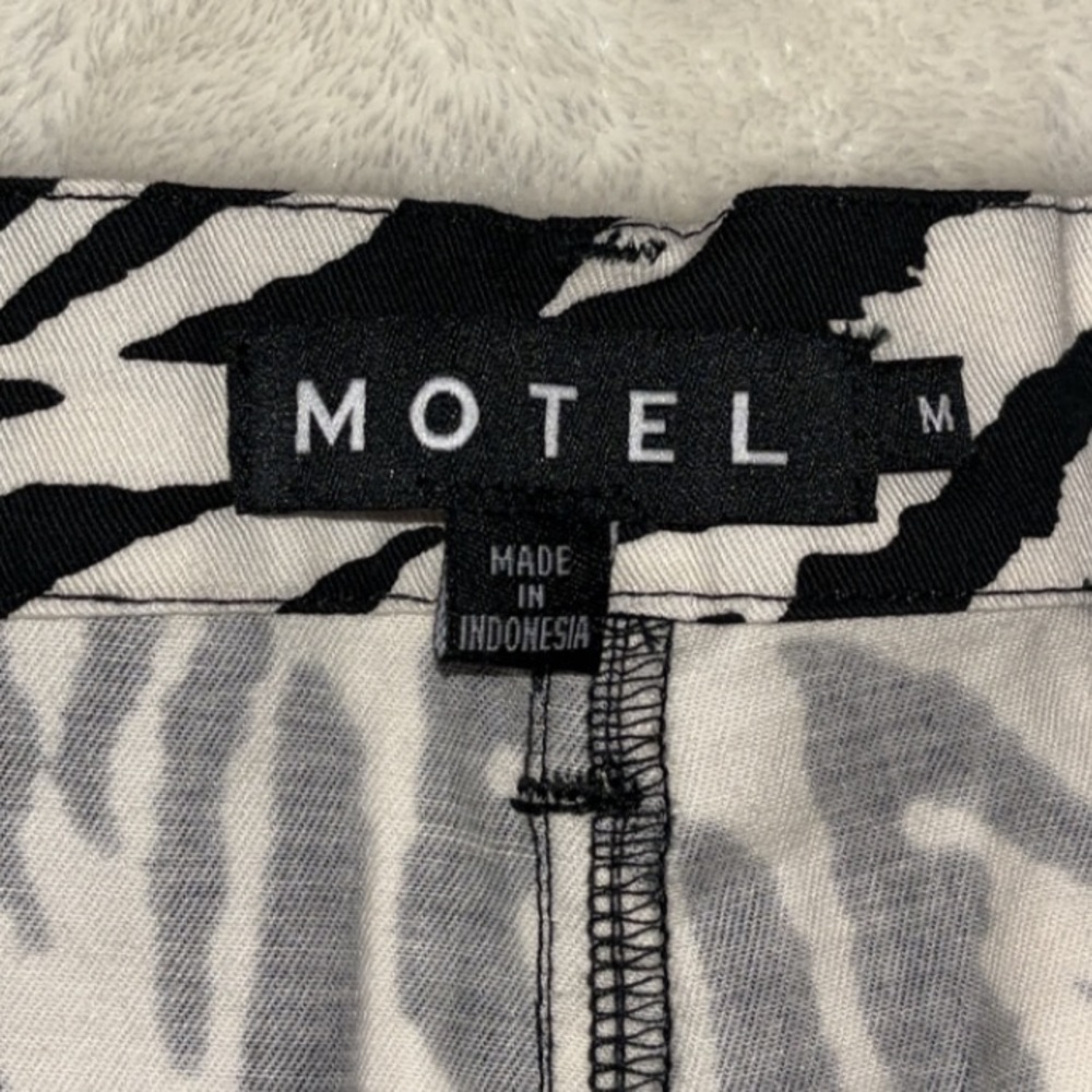NWOT Motel Rocks Zoven Zebra Print Pants - Picture 10 of 10